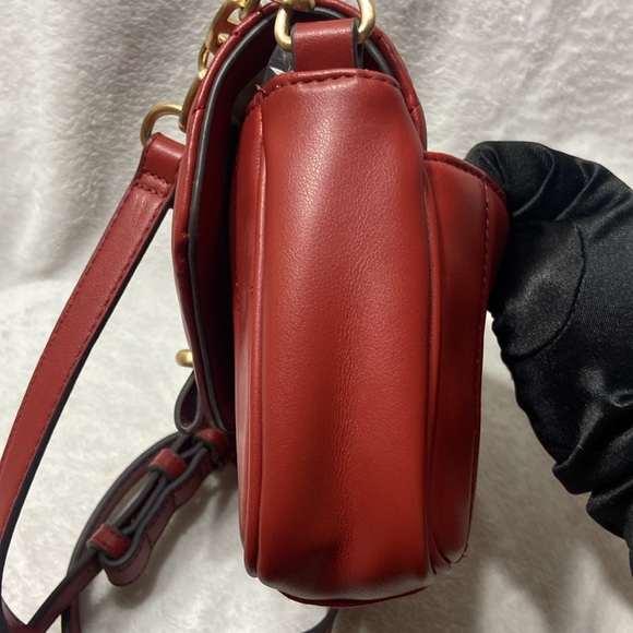 Elegant Red Quilted Shoulder Bag - Picture 3 of 13